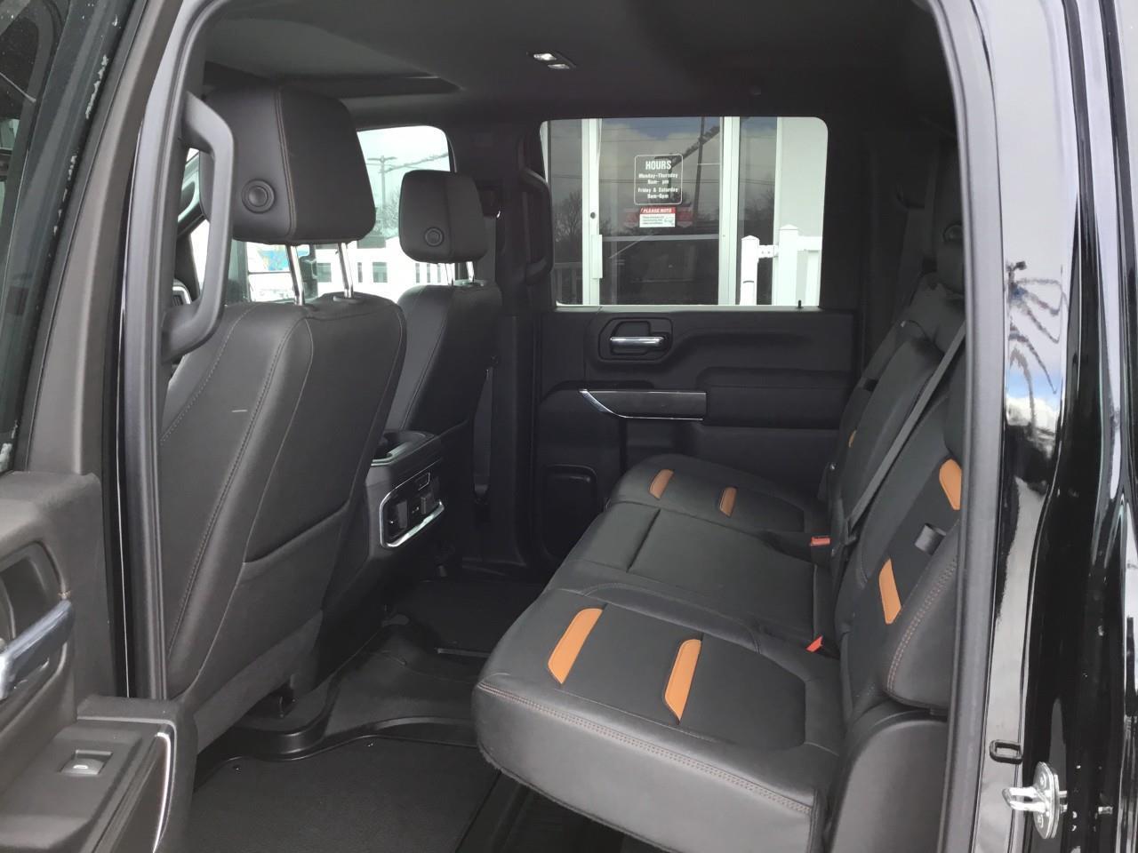 2023 GMC SIERRA 2500HD AT4 Photo