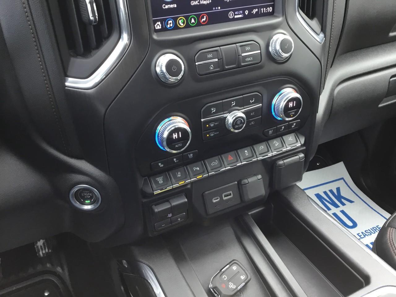 2023 GMC SIERRA 2500HD AT4 Photo