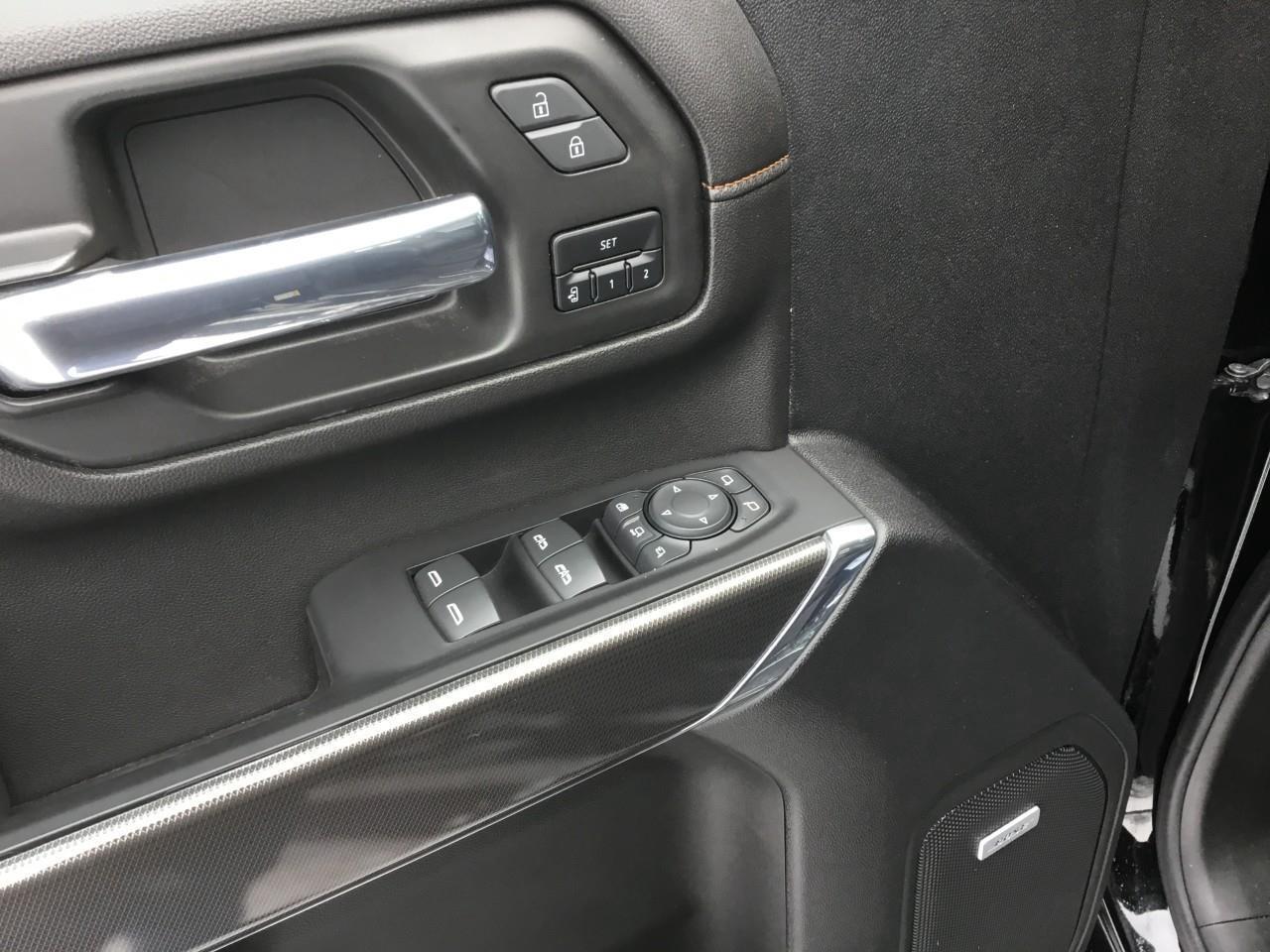 2023 GMC SIERRA 2500HD AT4 Photo