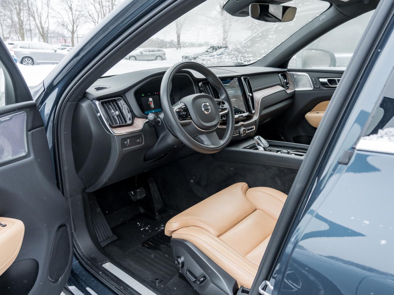 2022 Volvo XC60 B6 AWD Inscription  BOWERS&WILKINS  20" WHEEL  CPO Photo