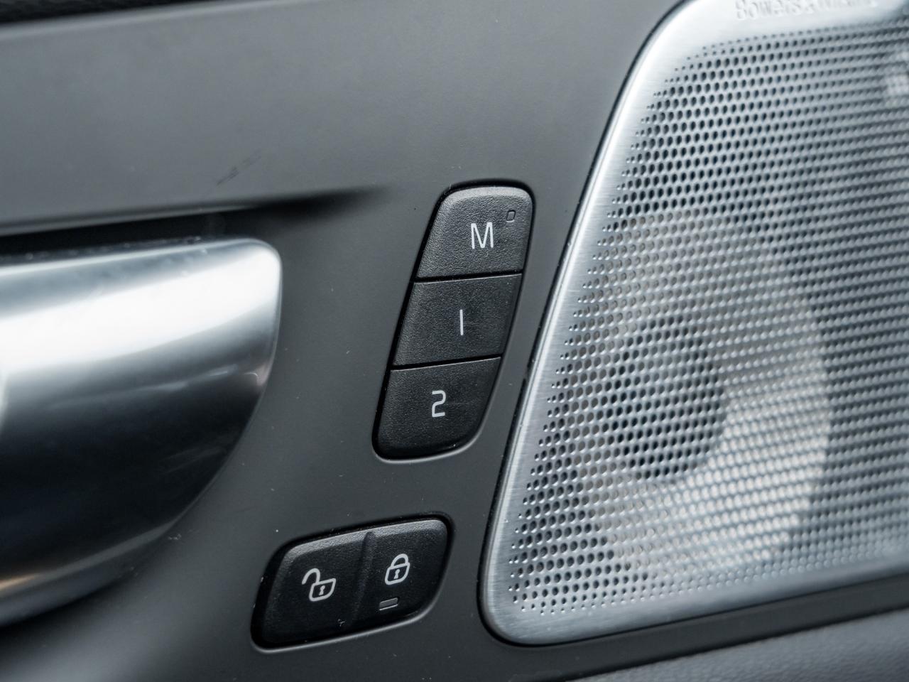 2022 Volvo XC60 B6 AWD Inscription  BOWERS&WILKINS  20" WHEEL  CPO Photo