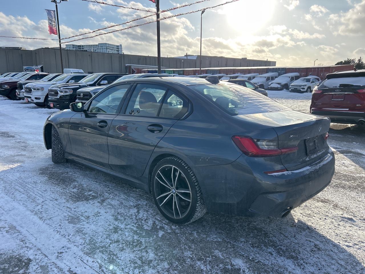 2019 BMW 3 Series 330i xDrive Sedan Photo