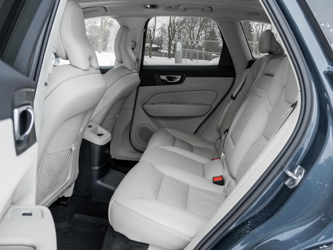 2021 Volvo XC60 Plug-In Hybrid Recharge T8eAWD PHEV Inscription Exp TRADE IN CPO Photo