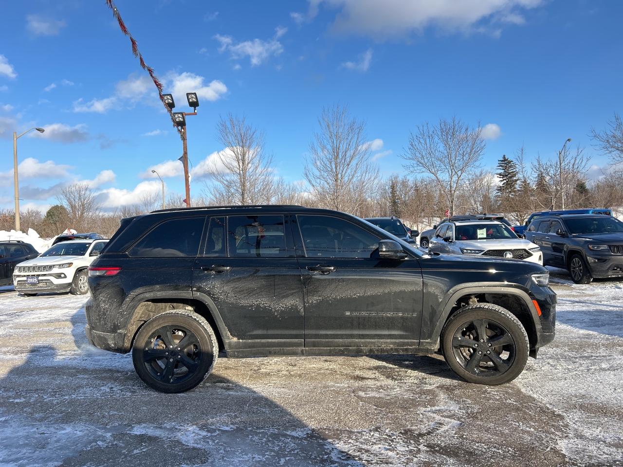 2025 Jeep Grand Cherokee ALTITUDE 4X4 Photo