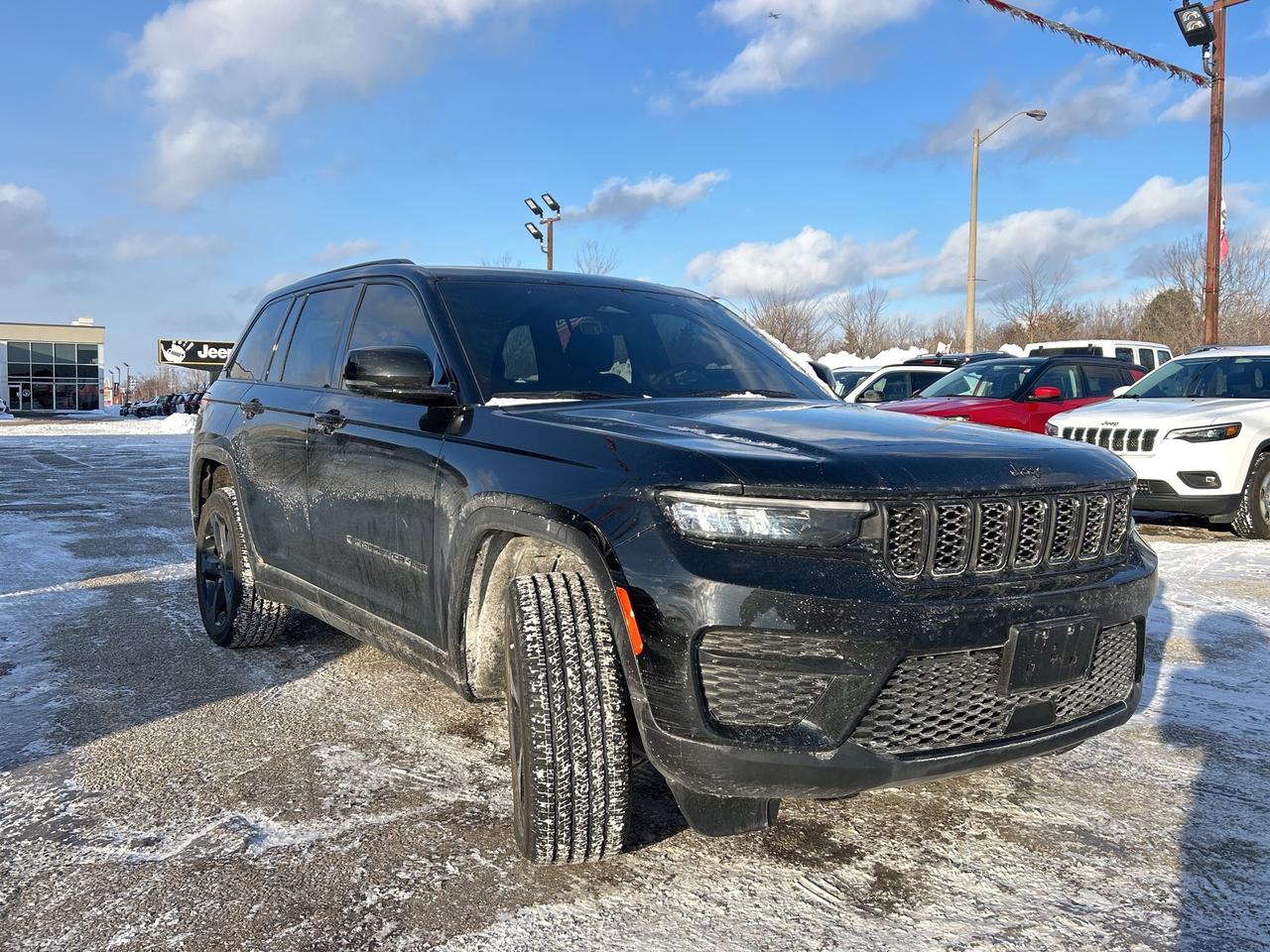 2025 Jeep Grand Cherokee ALTITUDE 4X4 Photo2