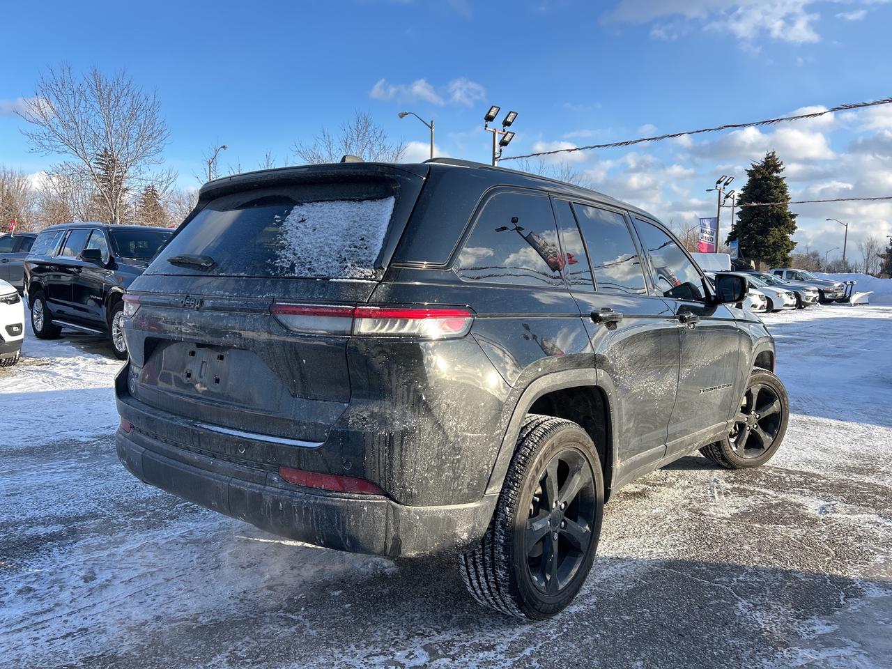2025 Jeep Grand Cherokee ALTITUDE 4X4 Photo