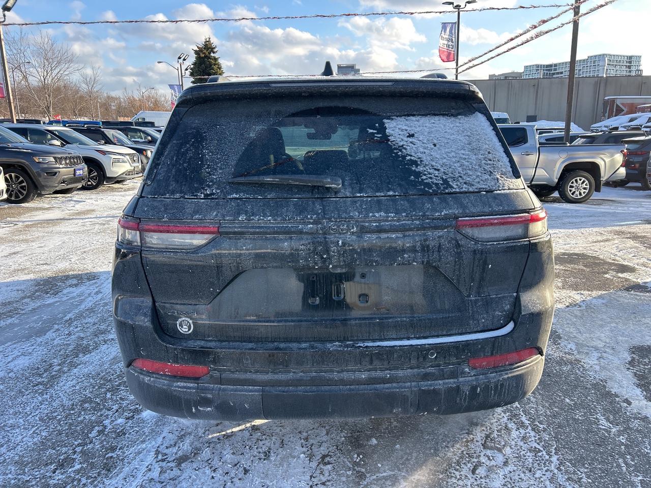 2025 Jeep Grand Cherokee ALTITUDE 4X4 Photo