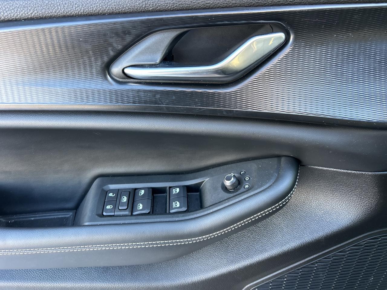 2025 Jeep Grand Cherokee ALTITUDE 4X4 Photo