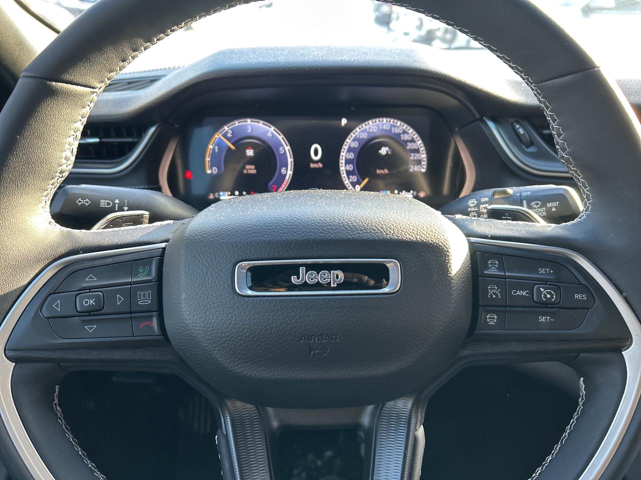 2025 Jeep Grand Cherokee ALTITUDE 4X4 Photo