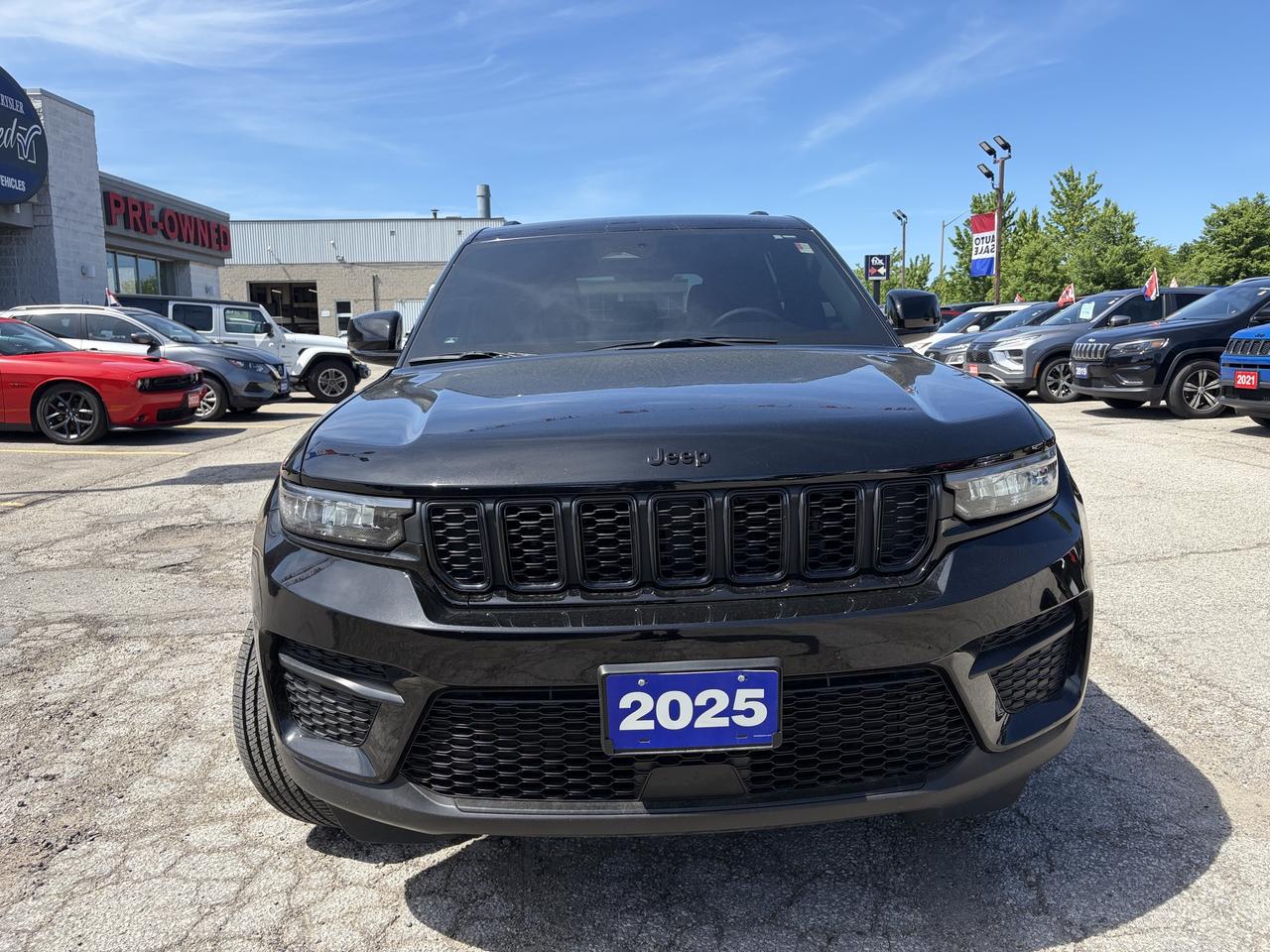 2025 Jeep Grand Cherokee ALTITUDE 4X4 Photo