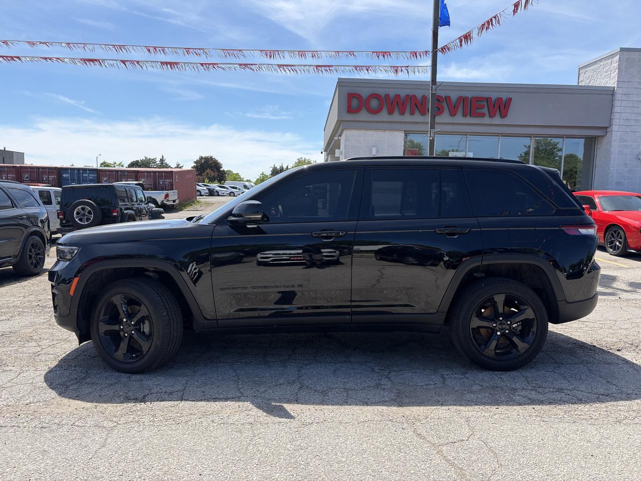 2025 Jeep Grand Cherokee ALTITUDE 4X4 Photo