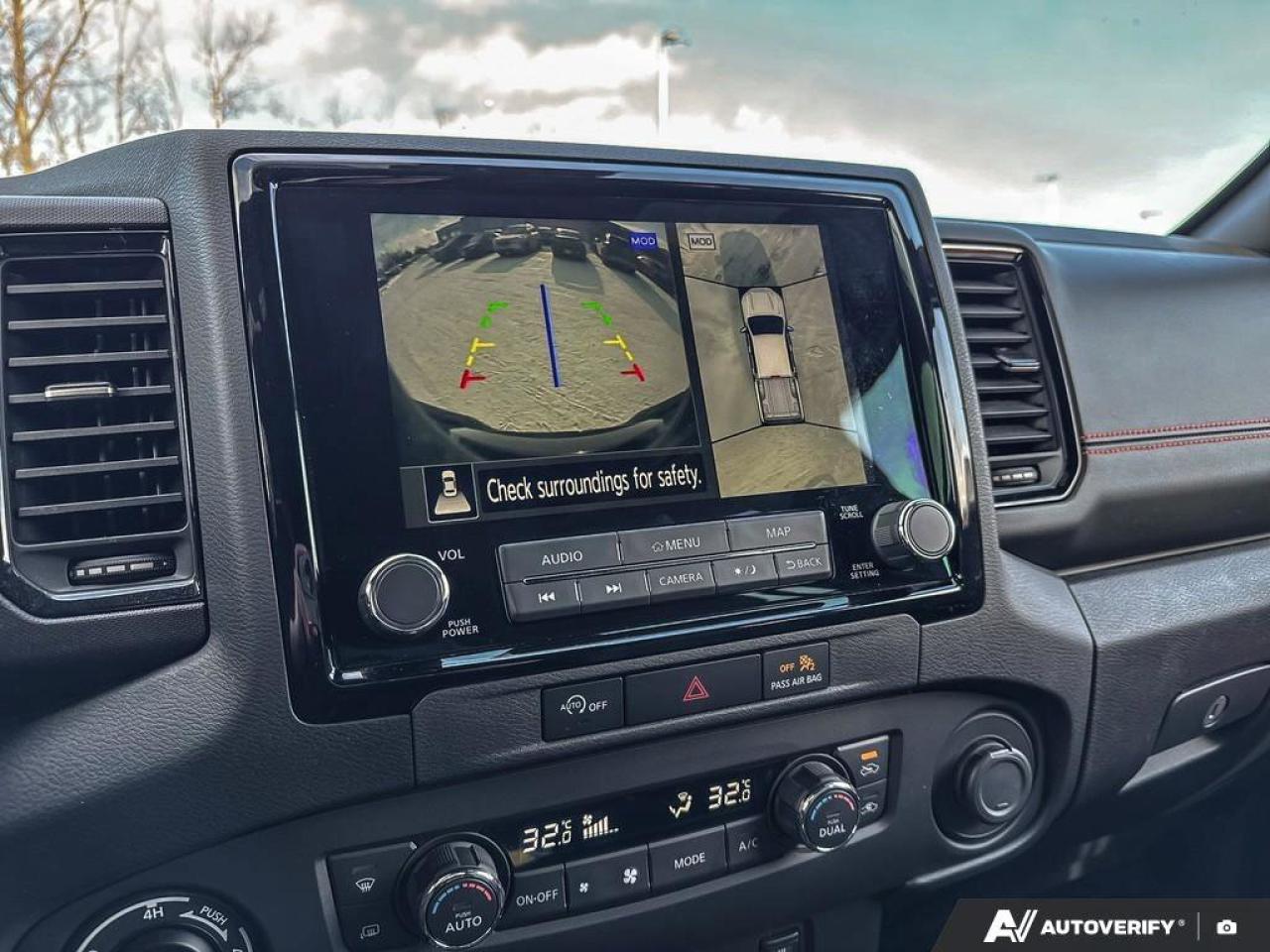 2024 Nissan Frontier PRO-4X LUXURY Photo