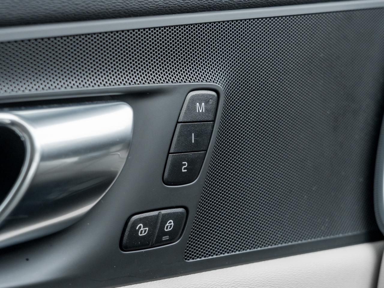 2021 Volvo XC60 Recharge Recharge T8eAWD PHEV Inscription Exp TRADE IN CPO Photo