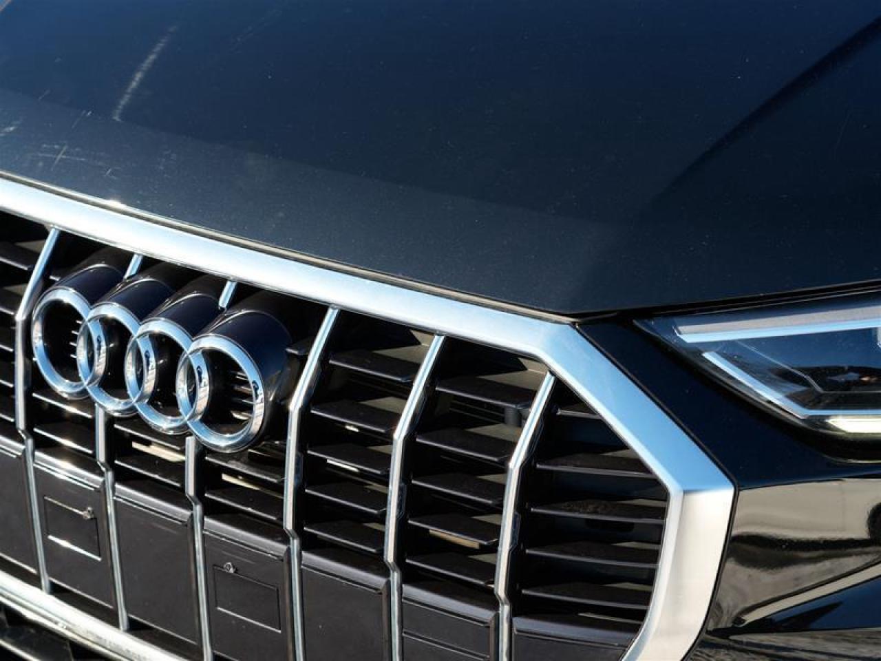 2022 Audi Q3 45 2.0T Komfort quattro 8sp Tiptronic Photo