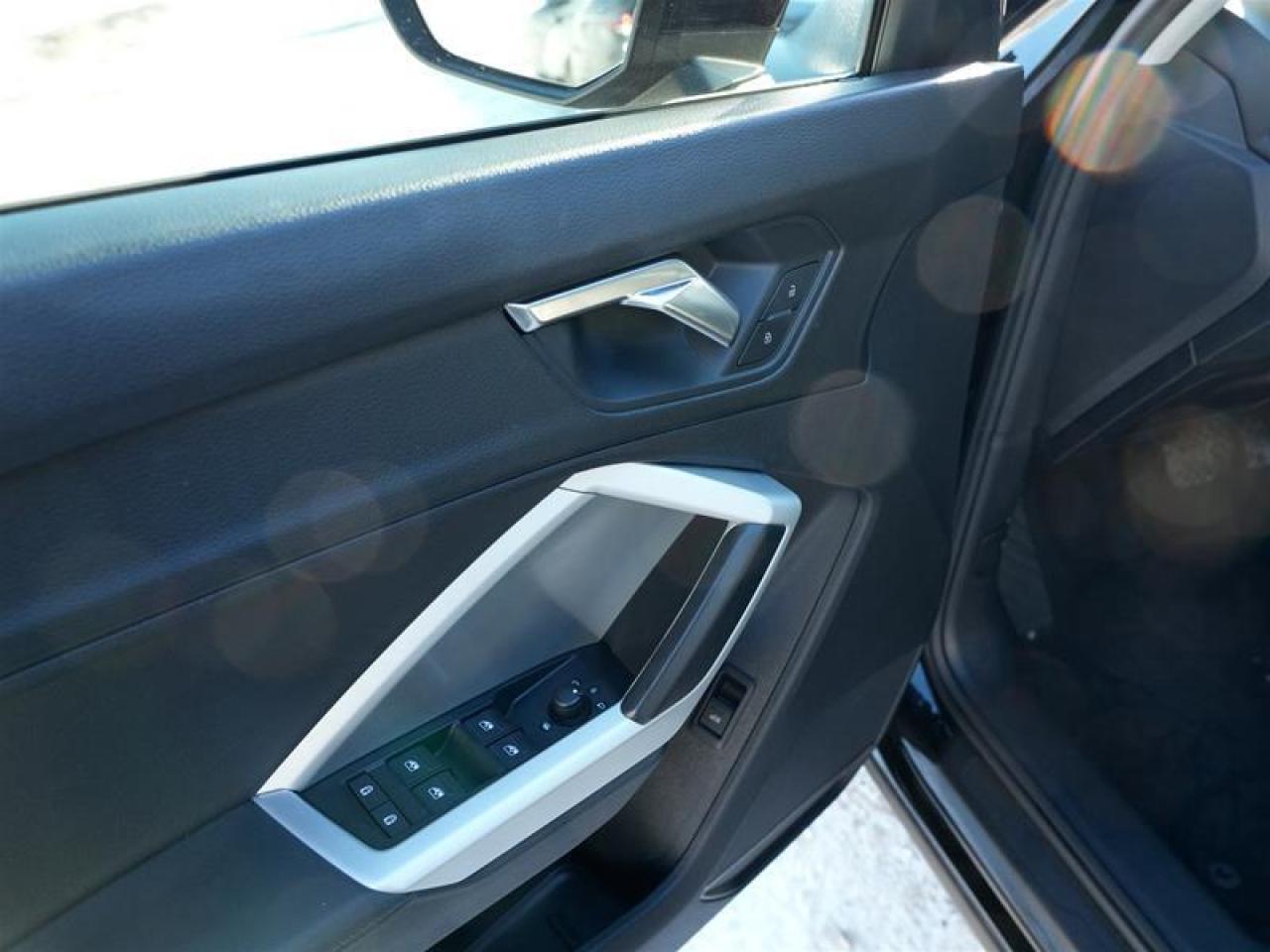 2022 Audi Q3 45 2.0T Komfort quattro 8sp Tiptronic Photo