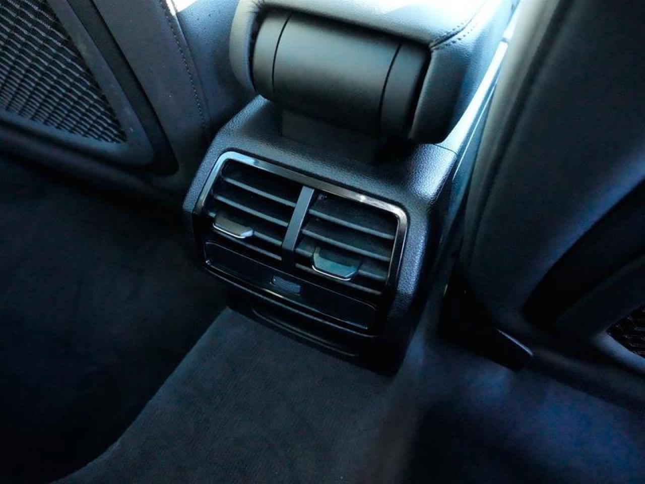 2022 Audi Q3 45 2.0T Komfort quattro 8sp Tiptronic Photo