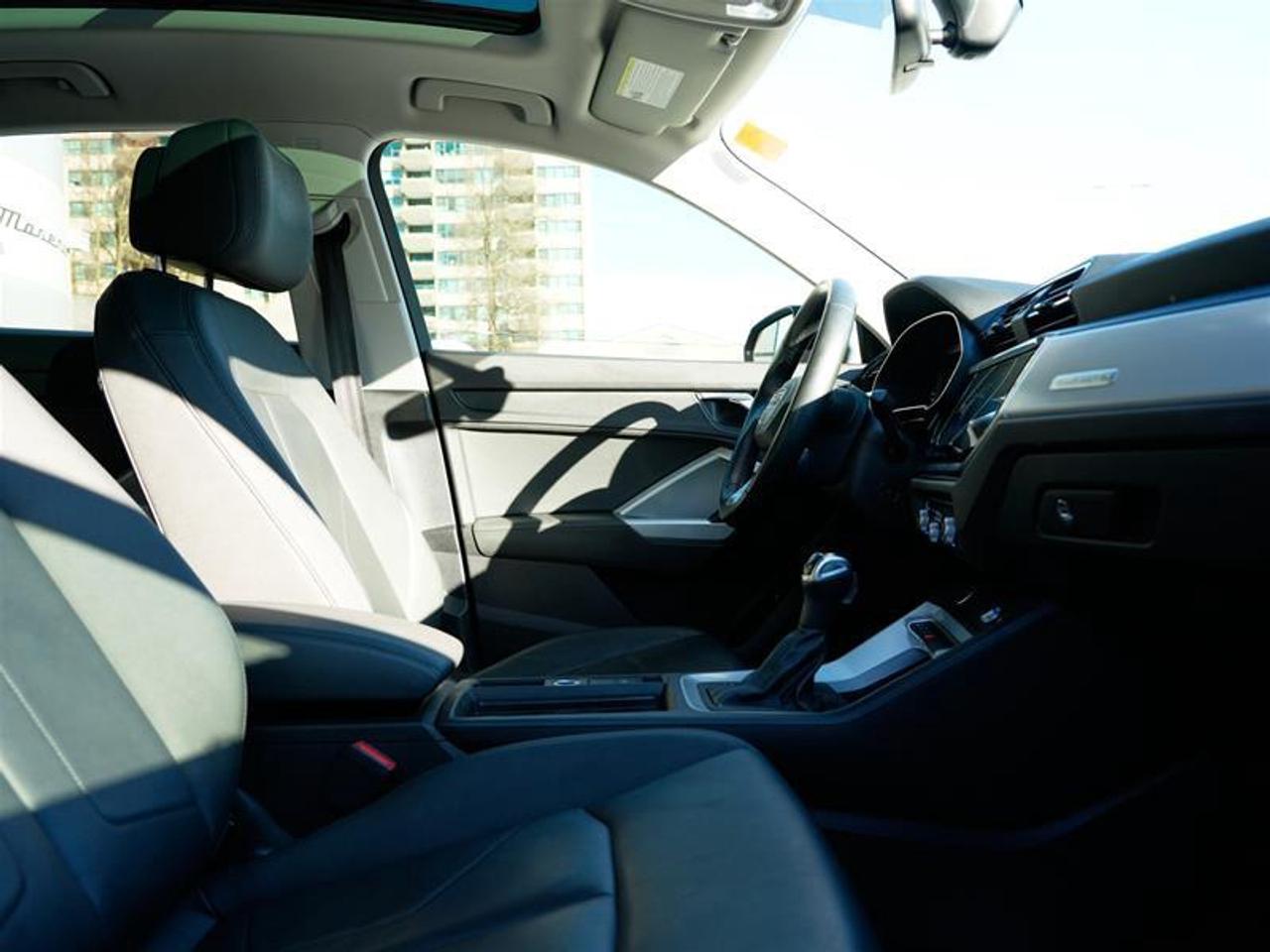 2022 Audi Q3 45 2.0T Komfort quattro 8sp Tiptronic Photo