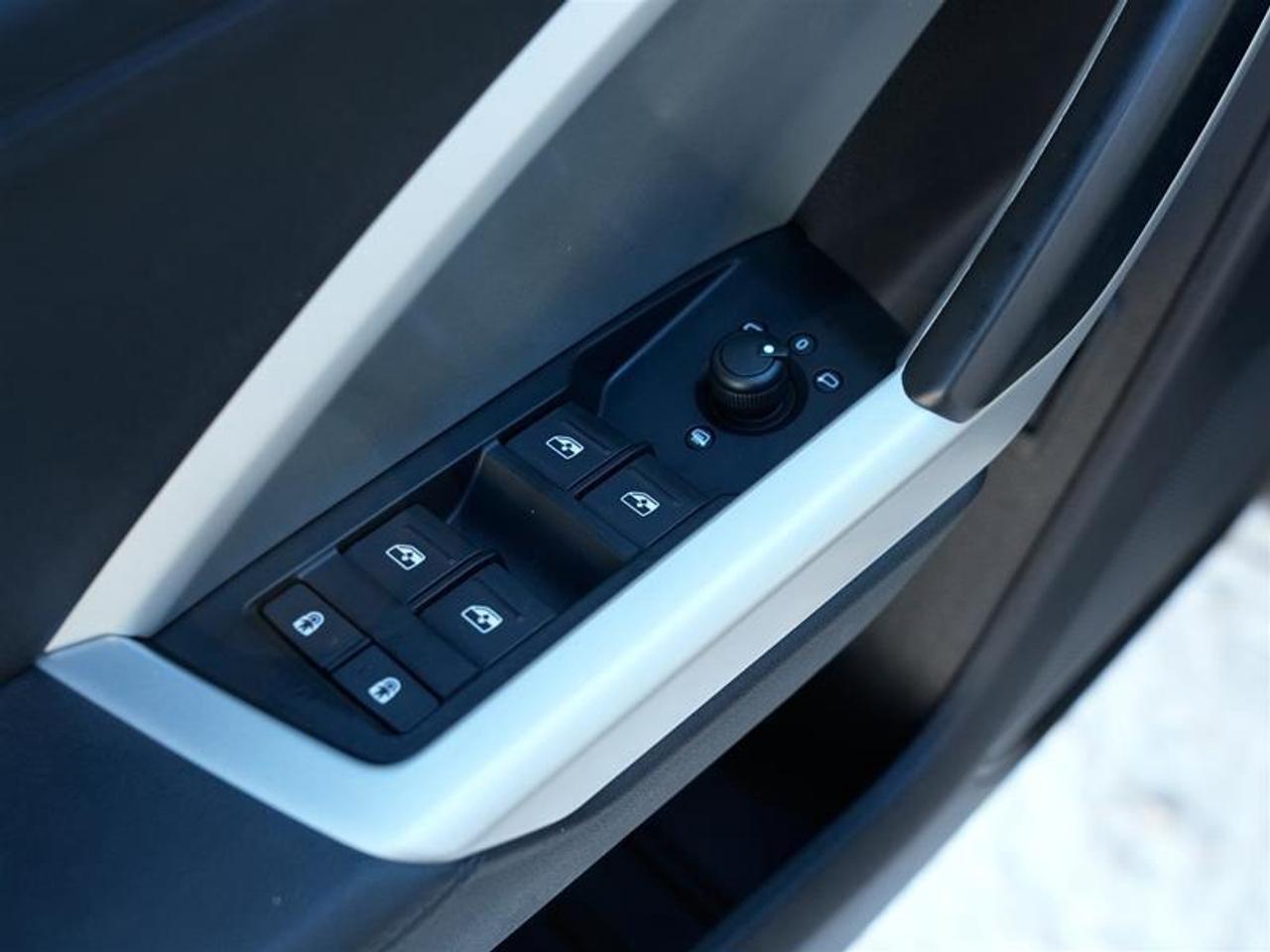 2022 Audi Q3 45 2.0T Komfort quattro 8sp Tiptronic Photo