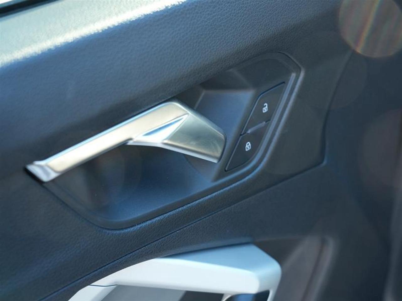 2022 Audi Q3 45 2.0T Komfort quattro 8sp Tiptronic Photo