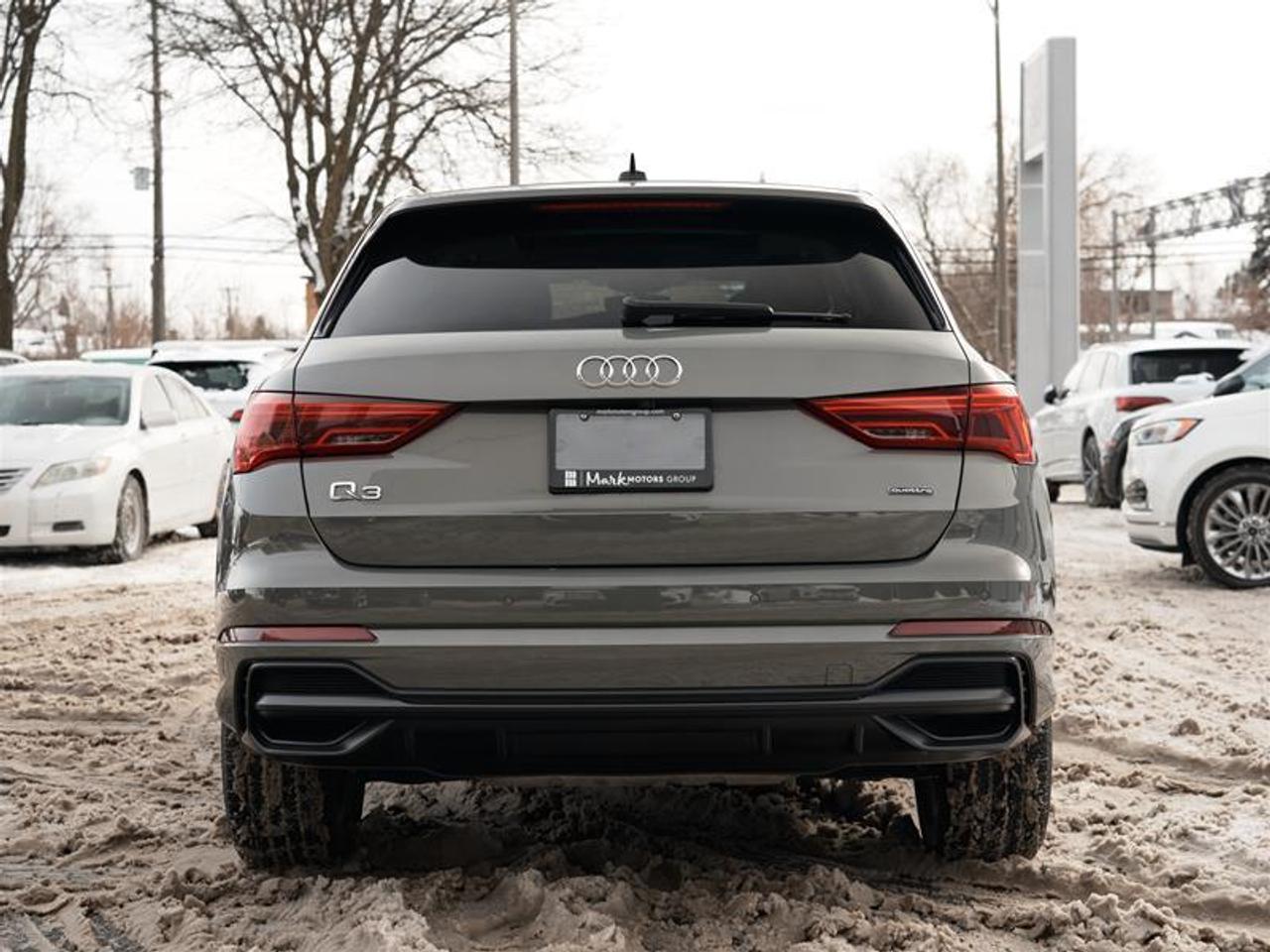 2022 Audi Q3 45 2.0T Progressiv quattro 8sp Tiptronic Photo