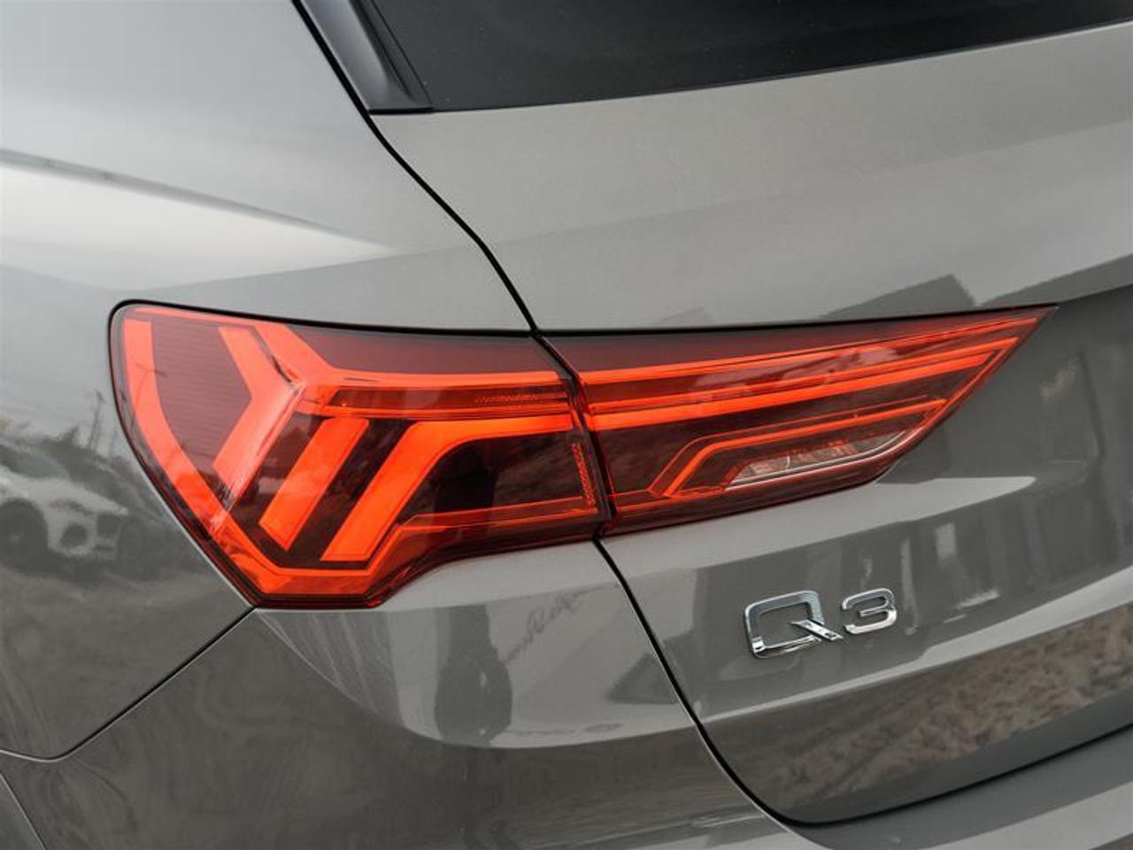 2022 Audi Q3 45 2.0T Progressiv quattro 8sp Tiptronic Photo