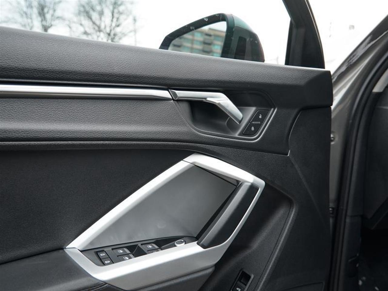 2022 Audi Q3 45 2.0T Progressiv quattro 8sp Tiptronic Photo