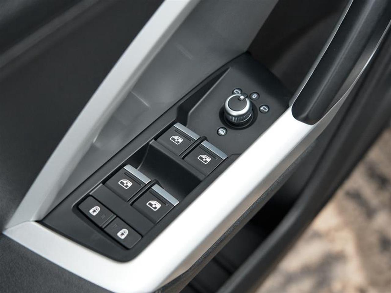 2022 Audi Q3 45 2.0T Progressiv quattro 8sp Tiptronic Photo