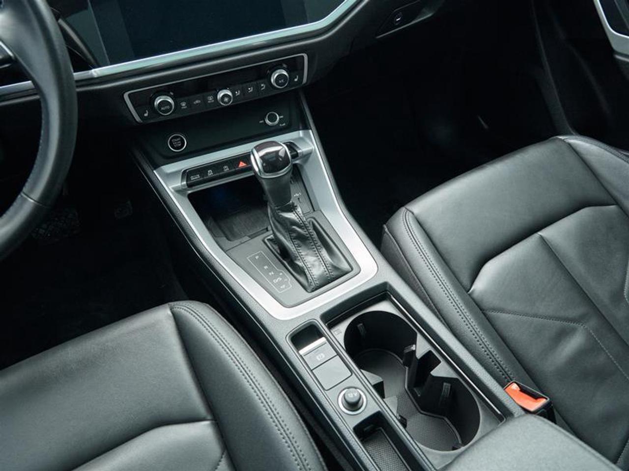 2022 Audi Q3 45 2.0T Progressiv quattro 8sp Tiptronic Photo