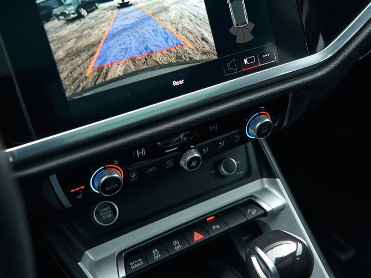 2022 Audi Q3 45 2.0T Progressiv quattro 8sp Tiptronic Photo