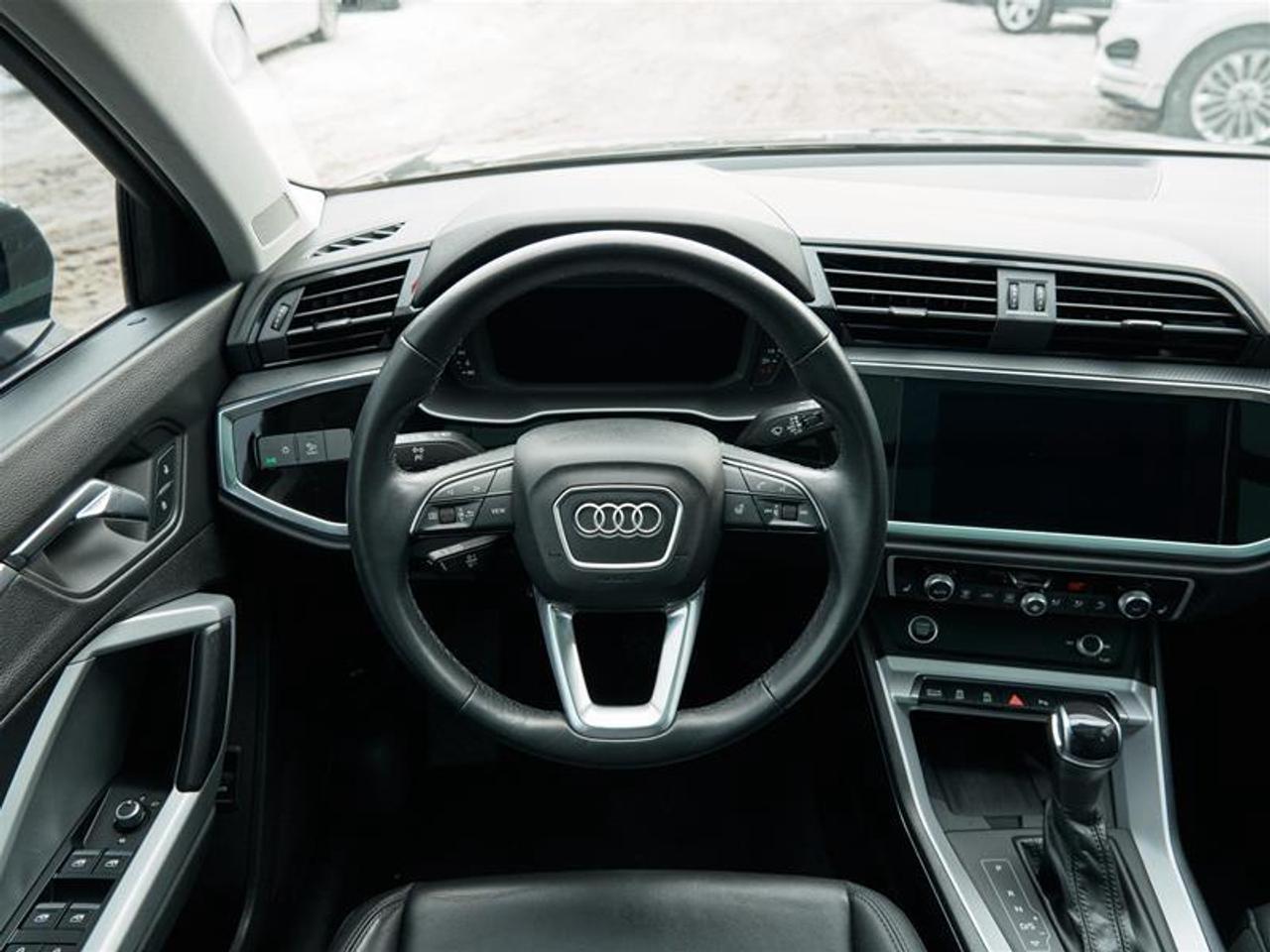 2022 Audi Q3 45 2.0T Progressiv quattro 8sp Tiptronic Photo