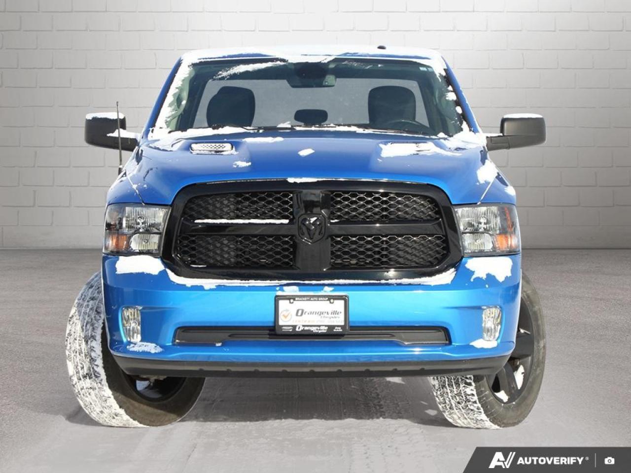 2023 RAM 1500 Classic EXPRESS 4X4 CREW CAB 5'7" BOX Photo