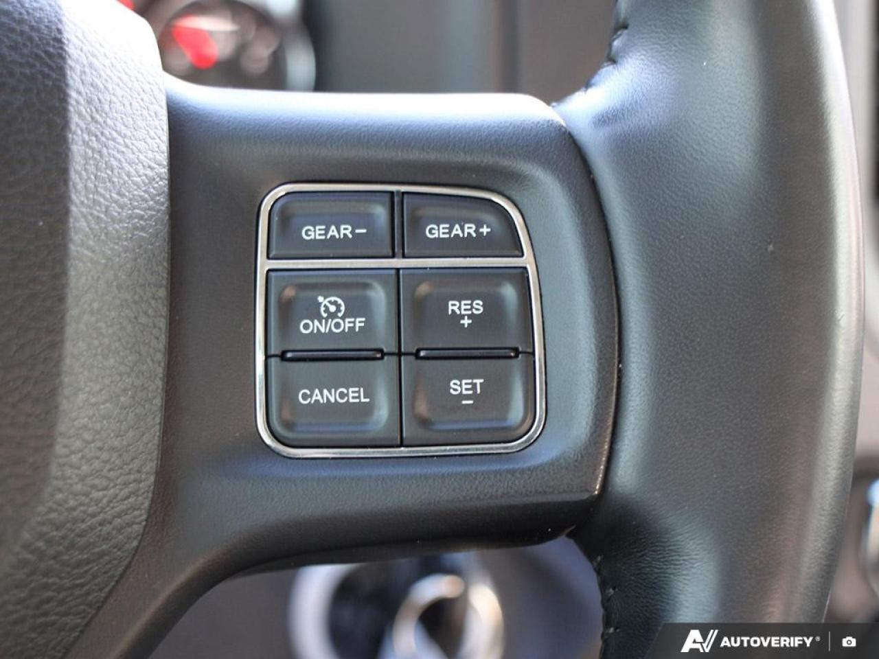 2023 RAM 1500 Classic EXPRESS 4X4 CREW CAB 5'7" BOX Photo