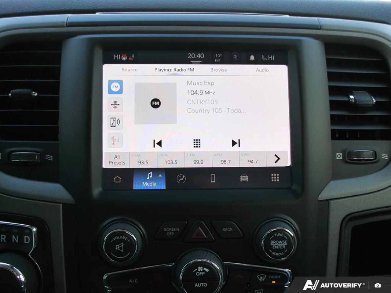 2023 RAM 1500 Classic EXPRESS 4X4 CREW CAB 5'7" BOX Photo