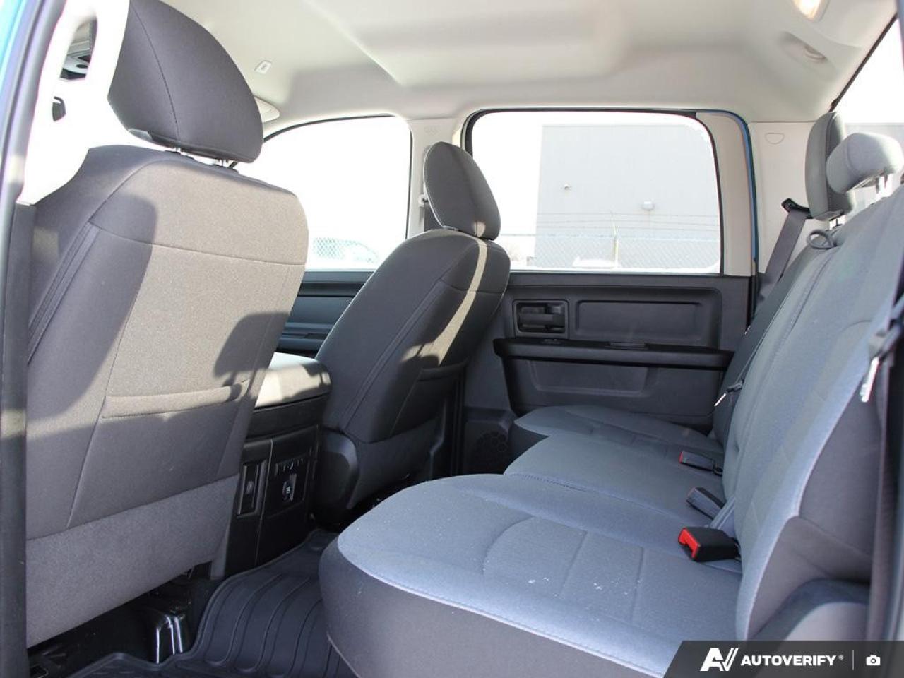 2023 RAM 1500 Classic EXPRESS 4X4 CREW CAB 5'7" BOX Photo