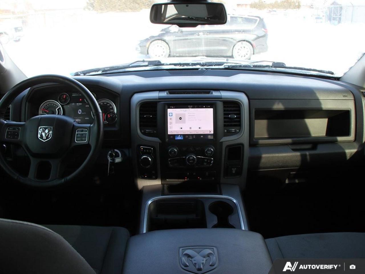 2023 RAM 1500 Classic EXPRESS 4X4 CREW CAB 5'7" BOX Photo