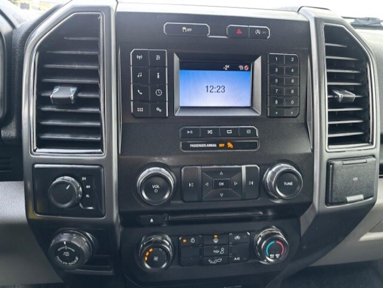 2018 Ford F-150 XLT 4WD-CREW CAB-5.5' Box-CAMERA-TONNEAU-CERTIFIED Photo