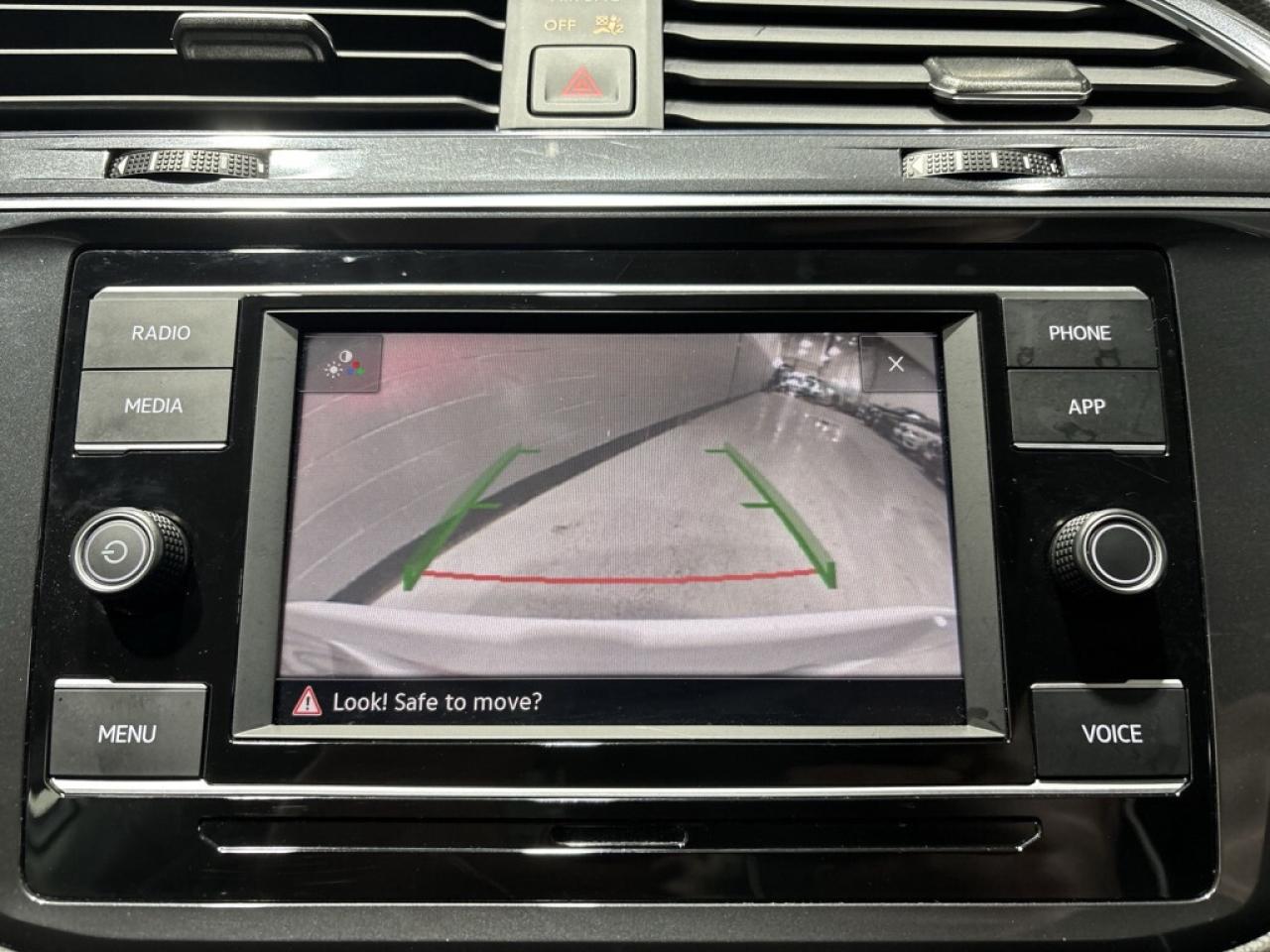 2020 Volkswagen Tiguan 4MOTION/Complete Service Records/ verified low KM! Photo