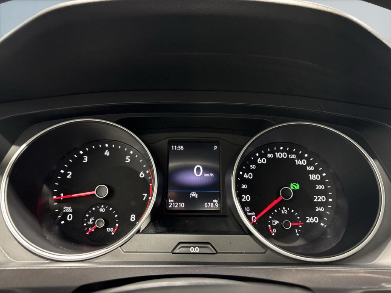 2020 Volkswagen Tiguan 4MOTION/Complete Service Records/ verified low KM! Photo