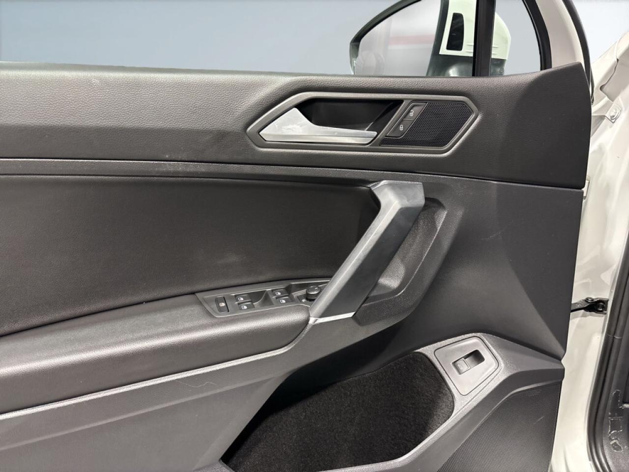 2020 Volkswagen Tiguan 4MOTION/Complete Service Records/ verified low KM! Photo