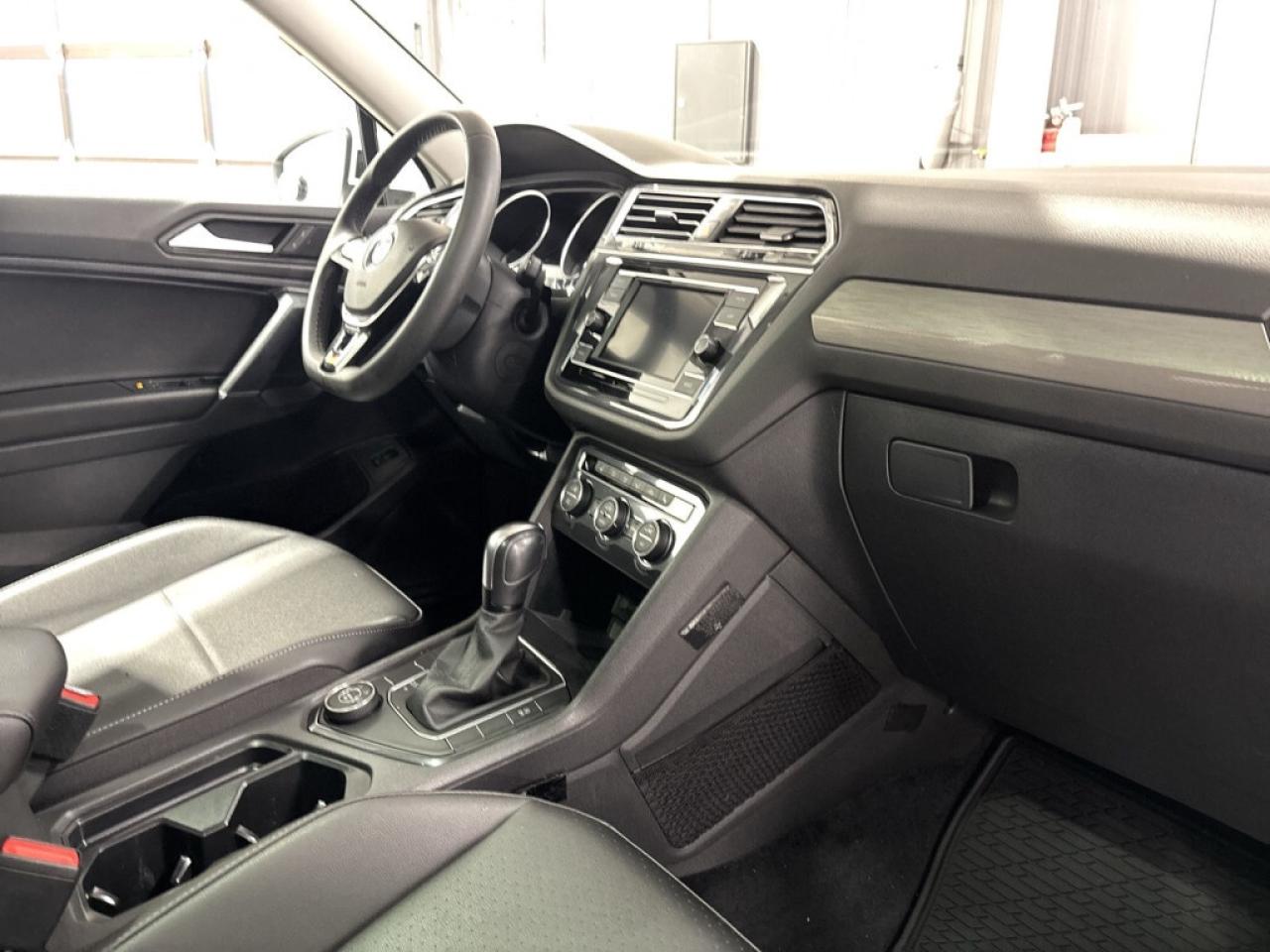 2020 Volkswagen Tiguan 4MOTION/Complete Service Records/ verified low KM! Photo