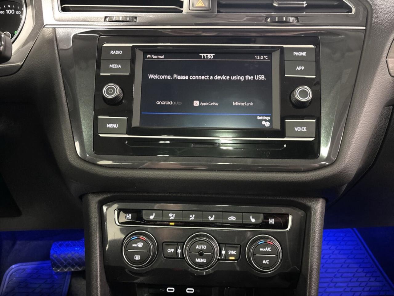 2020 Volkswagen Tiguan 4MOTION/Complete Service Records/ verified low KM! Photo