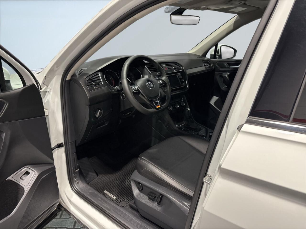 2020 Volkswagen Tiguan 4MOTION/Complete Service Records/ verified low KM! Photo