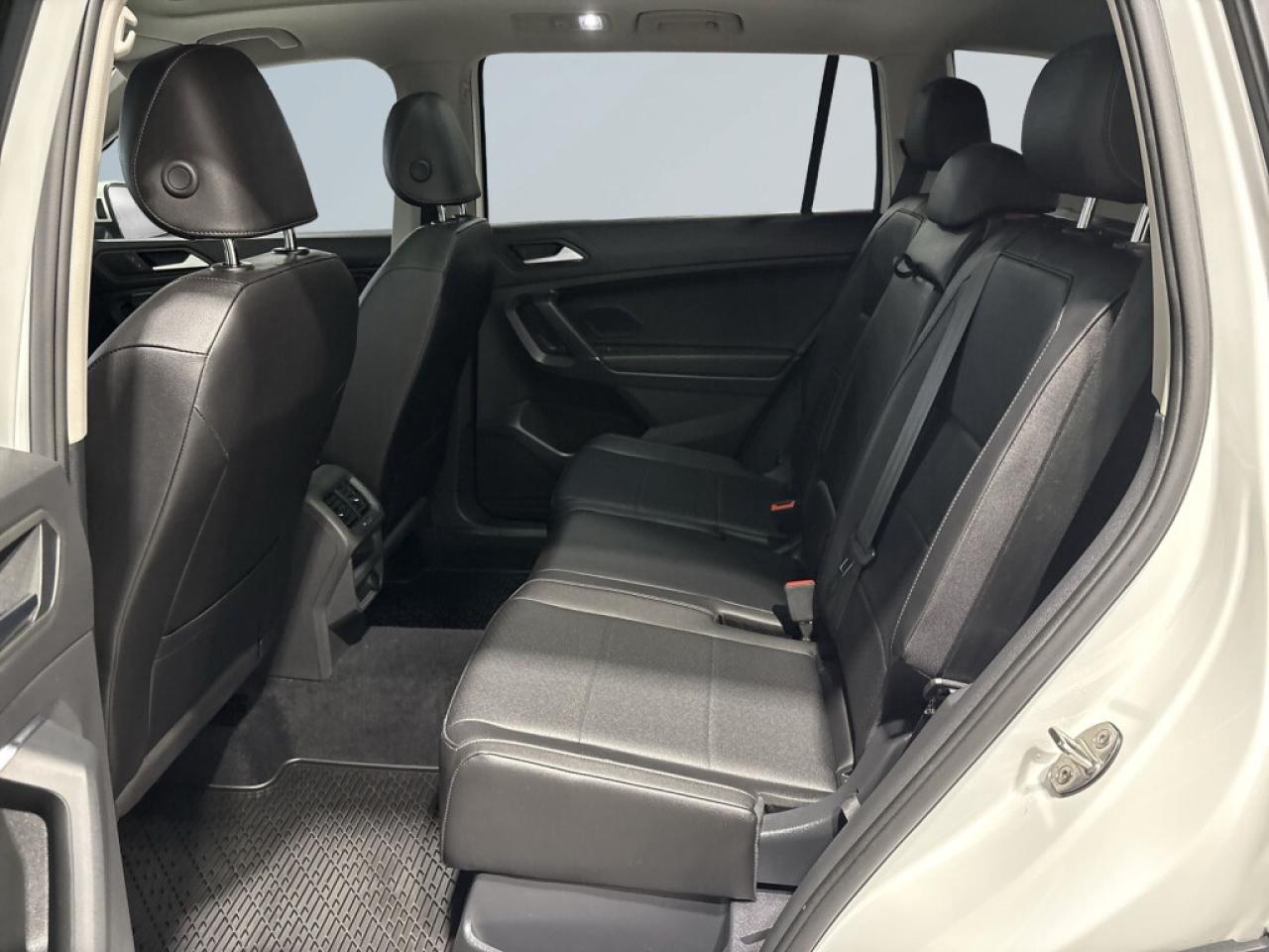 2020 Volkswagen Tiguan 4MOTION/Complete Service Records/ verified low KM! Photo