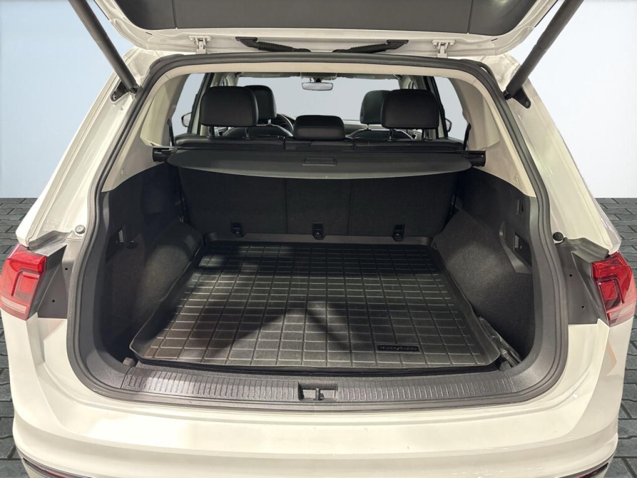 2020 Volkswagen Tiguan 4MOTION/Complete Service Records/ verified low KM! Photo