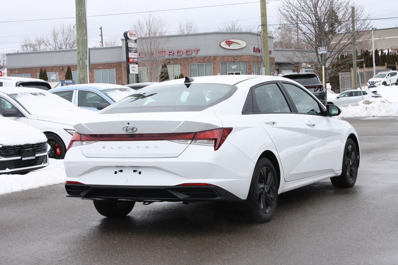 2021 Hyundai Elantra Preferred IVT / Heated Seats / Blind Spot / Camera Photo