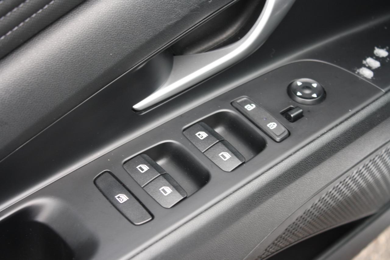 2021 Hyundai Elantra Preferred IVT / Heated Seats / Blind Spot / Camera Photo