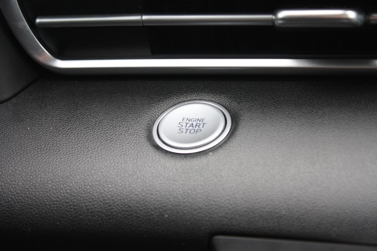 2021 Hyundai Elantra Preferred IVT / Heated Seats / Blind Spot / Camera Photo