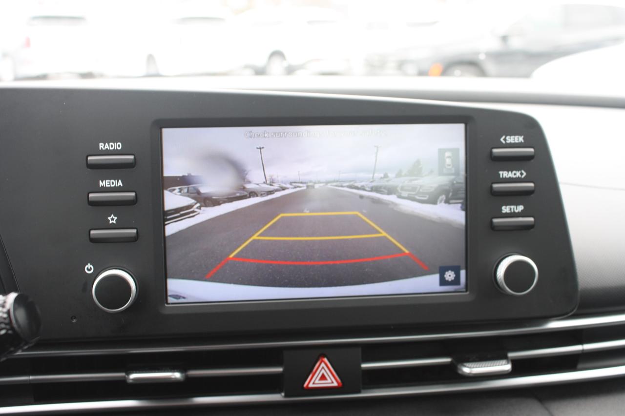 2021 Hyundai Elantra Preferred IVT / Heated Seats / Blind Spot / Camera Photo