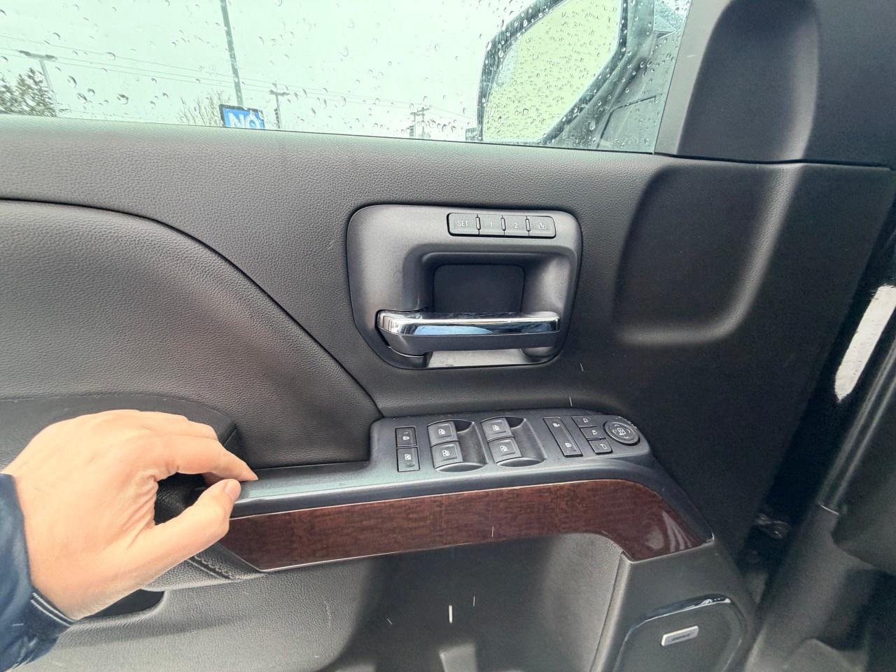 2018 GMC Sierra 1500 4WD CREW CAB SHORT BOX SLT Photo