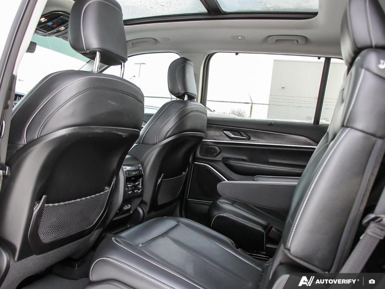 2022 Jeep Grand Cherokee L Limited 4x4 Photo